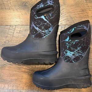 Bogs Black and Blue Kids Rain & Snow Boots metallic mountains